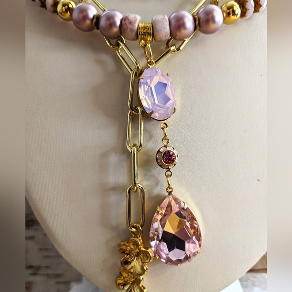 Rose Opaline Glass And Freshwater Pearls  In Paperclip Statement Necklace - Picture 8 of 13
